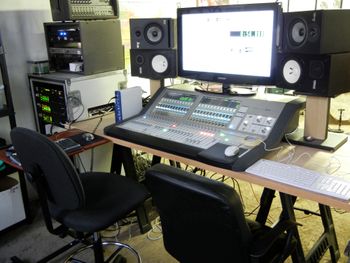 Mackie X-Bus 200 with 32 input Pro Tools
